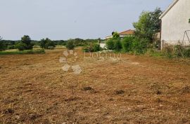 Građevinsko zemljište uz asfaltiranu cestu, Marčana, Terrain