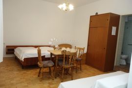 OBITELJSKI HOTEL U CRIKVENICI, Crikvenica, بيت