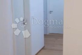 Trosobni apartman na Viru S1, Vir, Apartamento