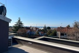 EKSKLUZIVAN PENTHOUSE U POREČU, Poreč, Appartement