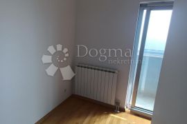 Garsonjera 32m2 u centru Pule (novogradnja + parking), Pula, Kвартира