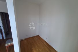 Garsonjera 32m2 u centru Pule (novogradnja + parking), Pula, Kвартира