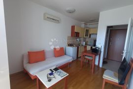 Garsonjera 32m2 u centru Pule (novogradnja + parking), Pula, Kвартира