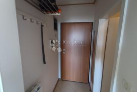 Garsonjera 32m2 u centru Pule (novogradnja + parking), Pula, Kвартира