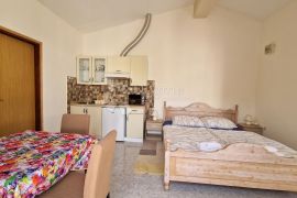 Nova kuća u Medulinu s 4 apartmana - 170m od mora, Medulin, Casa