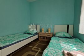 Nova kuća u Medulinu s 4 apartmana - 170m od mora, Medulin, Casa