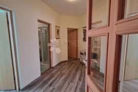 Nova kuća u Medulinu s 4 apartmana - 170m od mora, Medulin, Casa