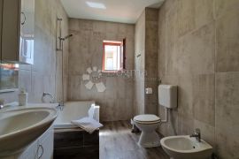 Nova kuća u Medulinu s 4 apartmana - 170m od mora, Medulin, Casa