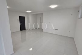 Crikvenica, novogradnja u prizemlju, Crikvenica, Appartement