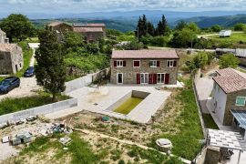 PREDIVNA KAMENA KUĆA S BAZENOM I POGLEDOM NA MORE, Buje, House