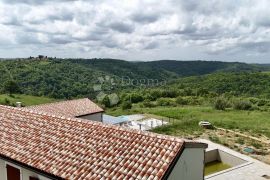 PREDIVNA KAMENA KUĆA S BAZENOM I POGLEDOM NA MORE, Buje, Maison