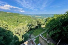 Jedinstvena kuća s neponovljivim pogledima u Grožnjanu, s okućnicom, Grožnjan, Casa