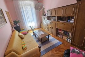 Stan + Apartman + Garaža + Konoba + Vrt, Pula, Appartement