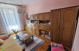 Stan + Apartman + Garaža + Konoba + Vrt, Pula, Appartement