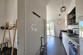 Apartmanska kuća (4 jedinice) spremna za turizam, Novigrad, Haus