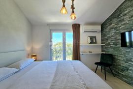 Apartmanska kuća (4 jedinice) spremna za turizam, Novigrad, Haus