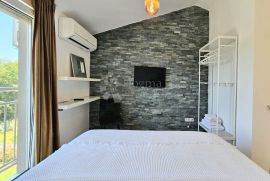 Apartmanska kuća (4 jedinice) spremna za turizam, Novigrad, Haus