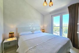 Apartmanska kuća (4 jedinice) spremna za turizam, Novigrad, Haus