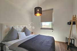 Apartmanska kuća (4 jedinice) spremna za turizam, Novigrad, Haus