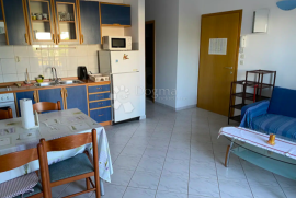 SNIŽENO! Odličan apartman samo 150 m od mora, Supetar, Wohnung