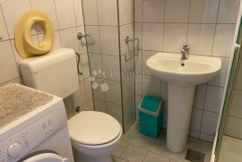 SNIŽENO! Odličan apartman samo 150 m od mora, Supetar, Wohnung