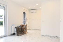 DVOETAZNI STAN NOVOGRADNJA SUPER PRILIKA, Zagreb, Appartment