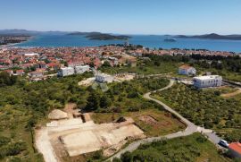 VODICE MODERAN I LUKSUZAN STAN SA BAZENOM U DVOJNOJ KUĆI SA PREKRASNIM POGLEDOM, Vodice, Kuća