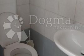 VELIKI APARTMAN S POTENCIJALOM - KRK, Krk, Appartment