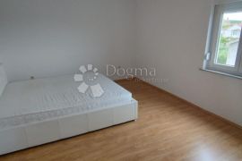 VELIKI APARTMAN S POTENCIJALOM - KRK, Krk, Appartment