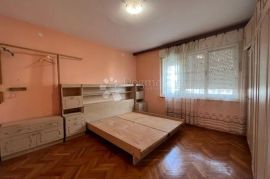 Etaža u neposrednoj blizini riječkog Kampusa, Rijeka, Appartment