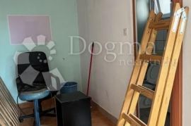 Etaža u neposrednoj blizini riječkog Kampusa, Rijeka, Appartment