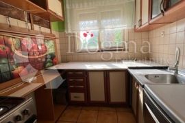 Etaža u neposrednoj blizini riječkog Kampusa, Rijeka, Appartment