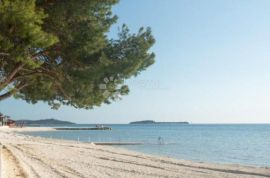 Poljoprivredno zemljište s pristupnim putem i vodom, Fažana, Land