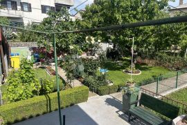 Etaža kuće, 3s Kl + apartman, Rijeka, Kвартира