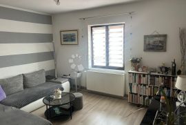 Etaža kuće, 3s Kl + apartman, Rijeka, Kвартира