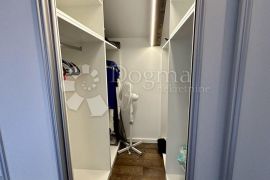 PENTHOUSE 140M2 kompletno namješten PRILIKA!! 300m od mora, Vodice, Appartment