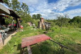 Prodaja Zemljišta sa Vikendicom u Naselju Gaj, blizu Vrbovca, Vrbovec, Casa