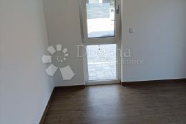 SV. FILIP I JAKOV - STAN S1 U PRIZEMLJU S TERASOM I VRTOM, Sveti Filip I Jakov, Appartment