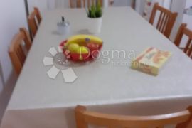 Apartmanska kuća, Rab, Дом