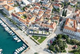 Otok Korčula, poslovno-stambena kamena zgrada, Vela Luka, Famiglia