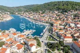 Otok Korčula, poslovno-stambena kamena zgrada, Vela Luka, Famiglia