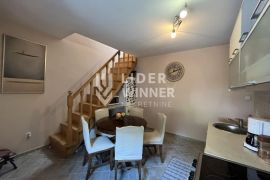 Jedinstven stan u Zemunu ID#127221, Zemun, Διαμέρισμα