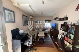 Jedinstven stan u Zemunu ID#127221, Zemun, Flat