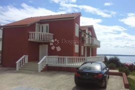 Pag, Mandre,3S-stan s prostranom terasom i pogledom na more, 65m2, Pag, Appartement