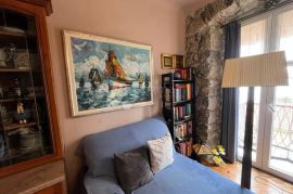 Dva stana u srcu Voloskog, Opatija, Apartamento