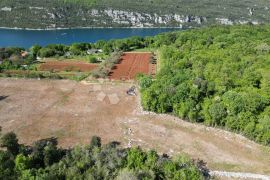 Prostrano zemljište nedaleko od Rovinja, Rovinj, Terra