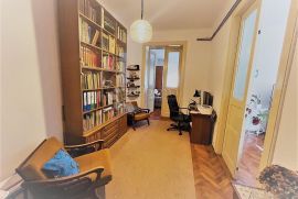 CENTAR, 120 M2 SA LIFTOM I PARKIRNIM MJESTOM, Zagreb, Appartement