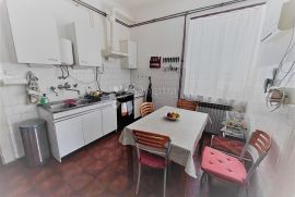 CENTAR, 120 M2 SA LIFTOM I PARKIRNIM MJESTOM, Zagreb, Appartement