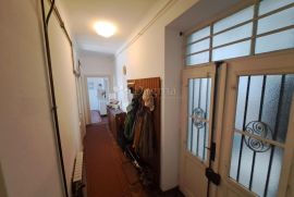 CENTAR, 120 M2 SA LIFTOM I PARKIRNIM MJESTOM, Zagreb, Appartement