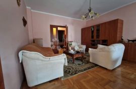 DONJA VEŽICA ETAŽA ZA 7 RADNIKA, Rijeka, Appartement